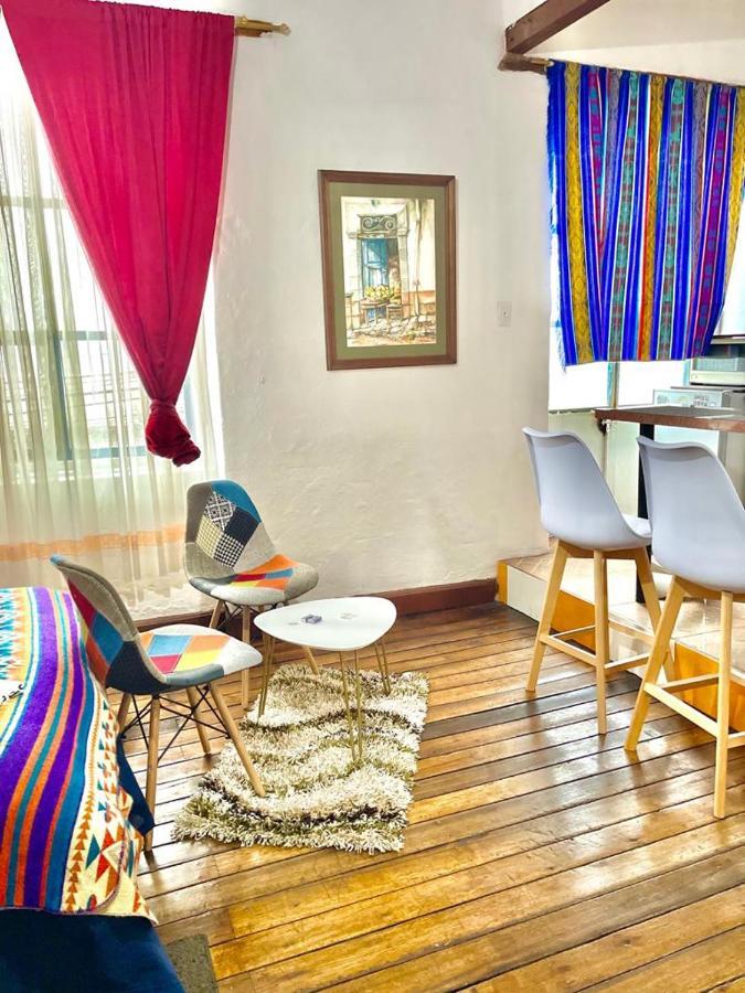 Blue Door Housing Historic Quito Ξενοδοχείο Εξωτερικό φωτογραφία